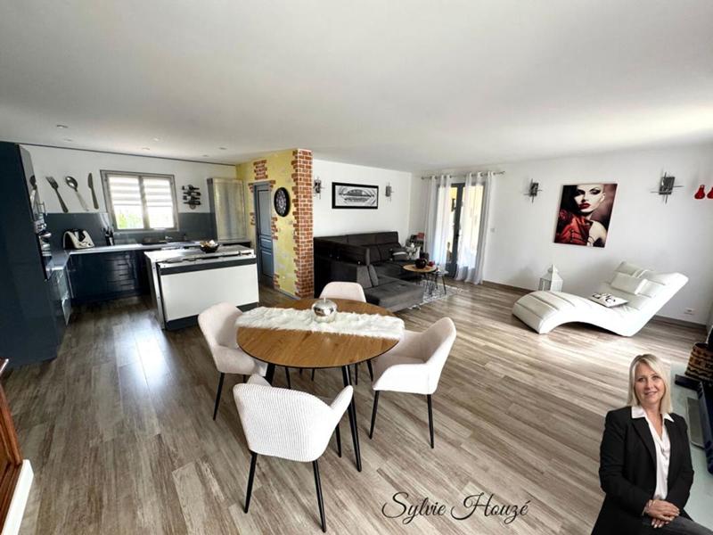 Maison - 99 m² - 4 pièces