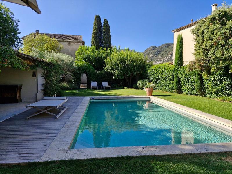 Demeure - 308 m² - 12 pièces