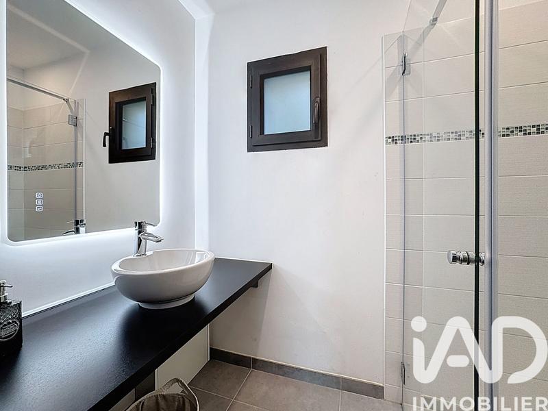 Maison - 207 m² - 8 pièces