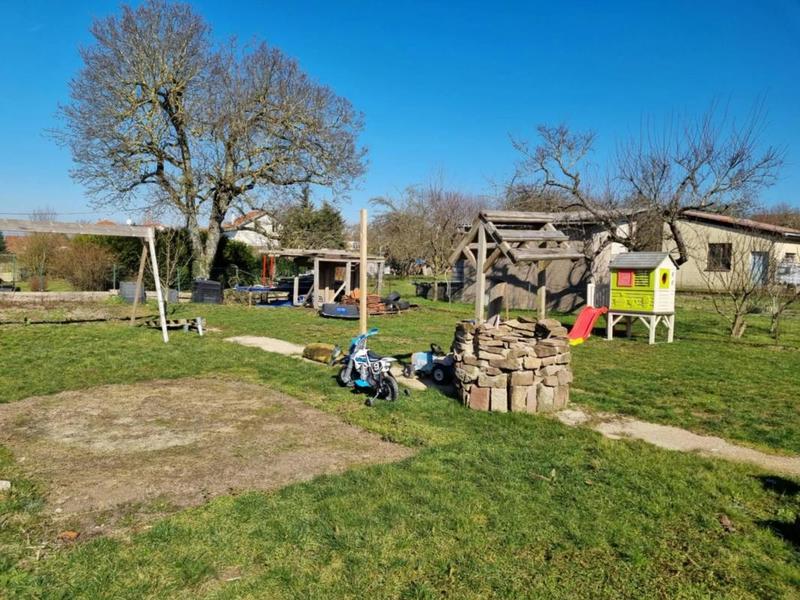 Maison de village - 100 m² - 4 pièces