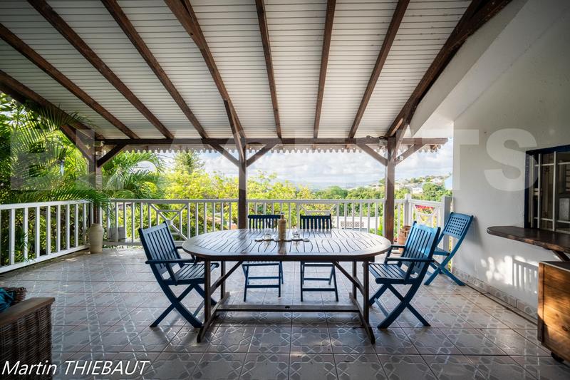 Maison - 260 m² - 12 pièces