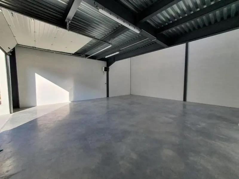 Local d'activités - 229 m²
