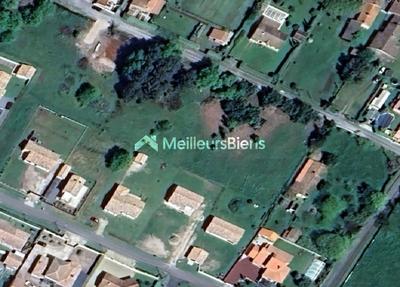 Terrain constructible - 1 210 m²