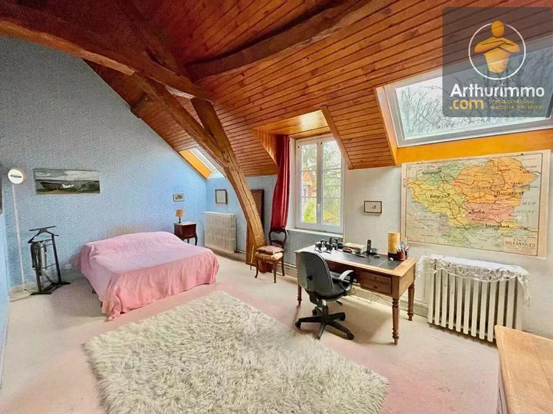 Maison - 280 m² - 11 pièces