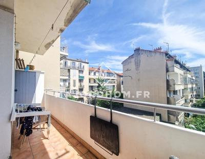 Appartement - 90 m² - 4 pièces