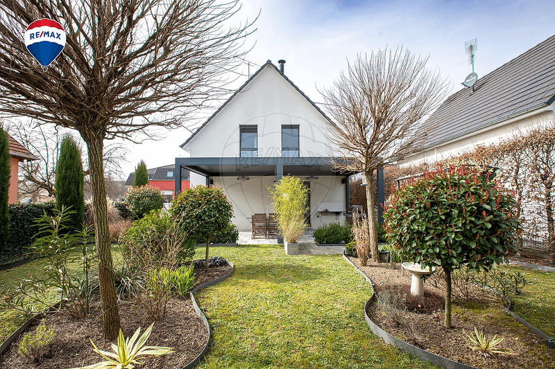 Maison - 95 m² - 5 pièces