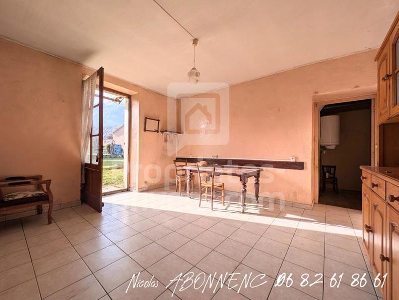 Maison - 200 m² - 8 pièces