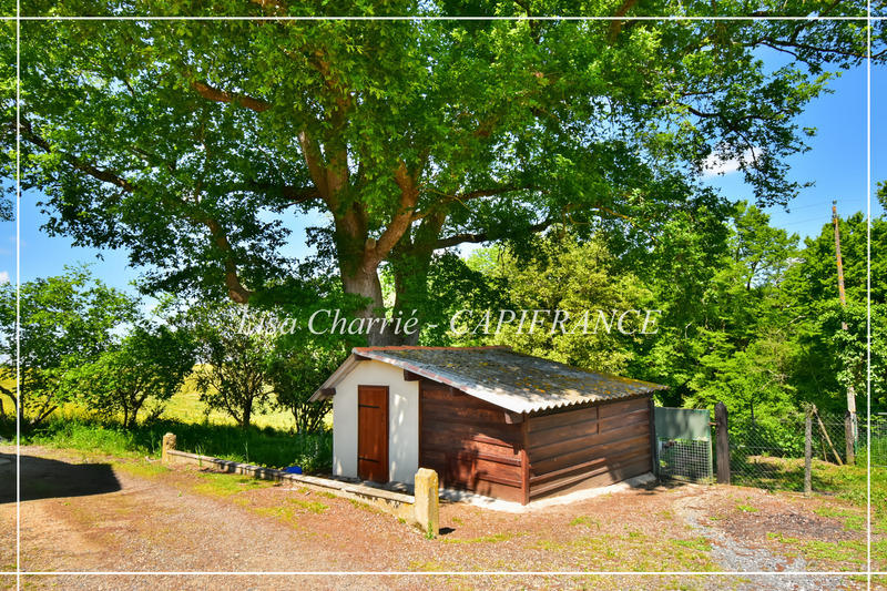 Propriété - 244 m² - 8 pièces