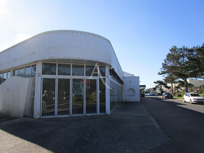 Local commercial - 218 m²