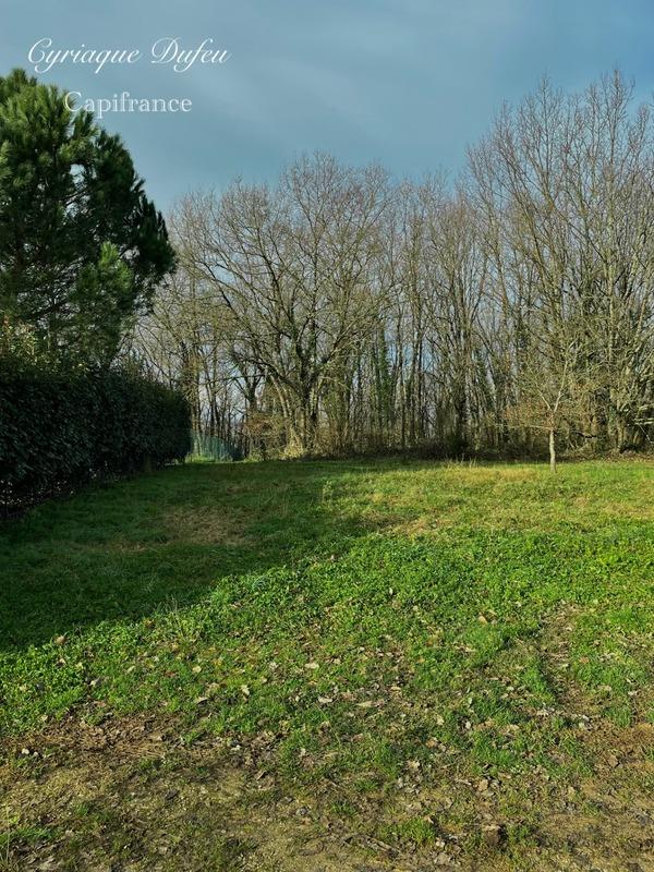 Terrain constructible - 2 500 m²