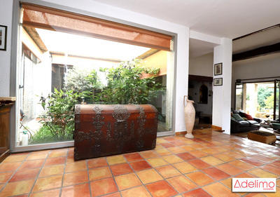 Maison - 240 m² - 7 pièces