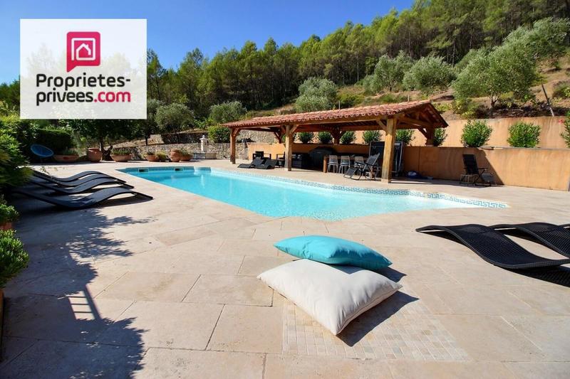 Villa - 240 m² - 7 pièces