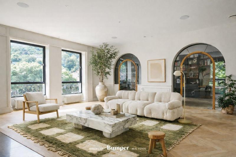 Appartement - 181 m² - 5 pièces