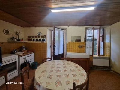 Maison - 90 m² - 6 pièces