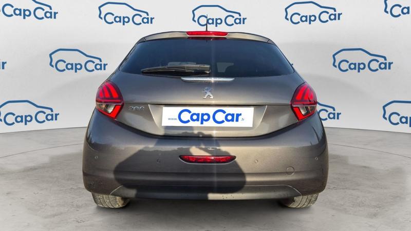 Peugeot 208 I 1.2 PureTech 82 Signature