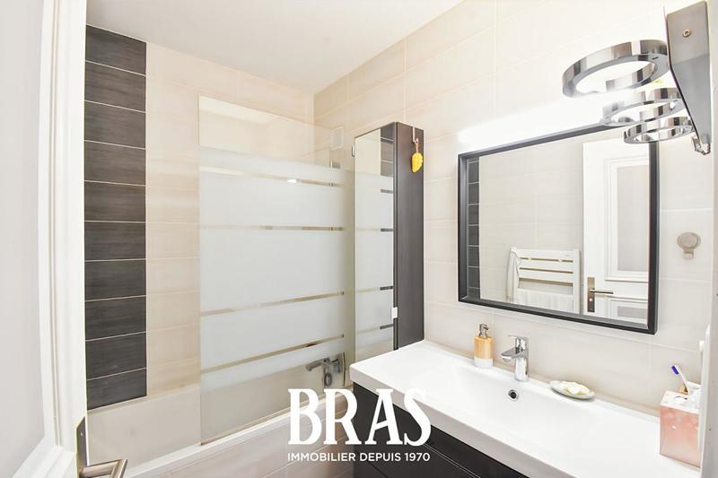 Appartement - 100 m² - 4 pièces