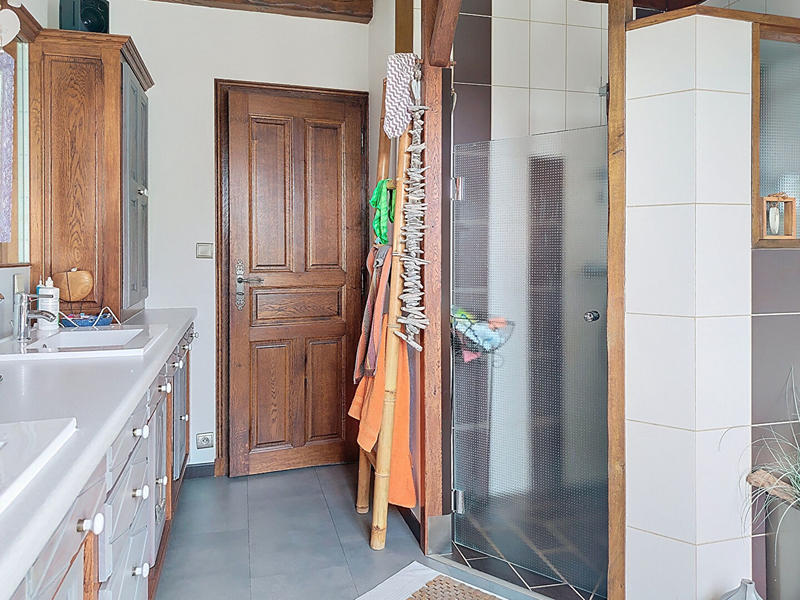 Maison - 216 m² - 7 pièces