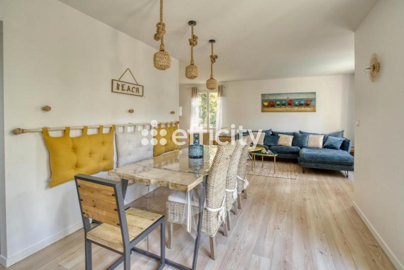 Maison - 96 m² - 5 pièces