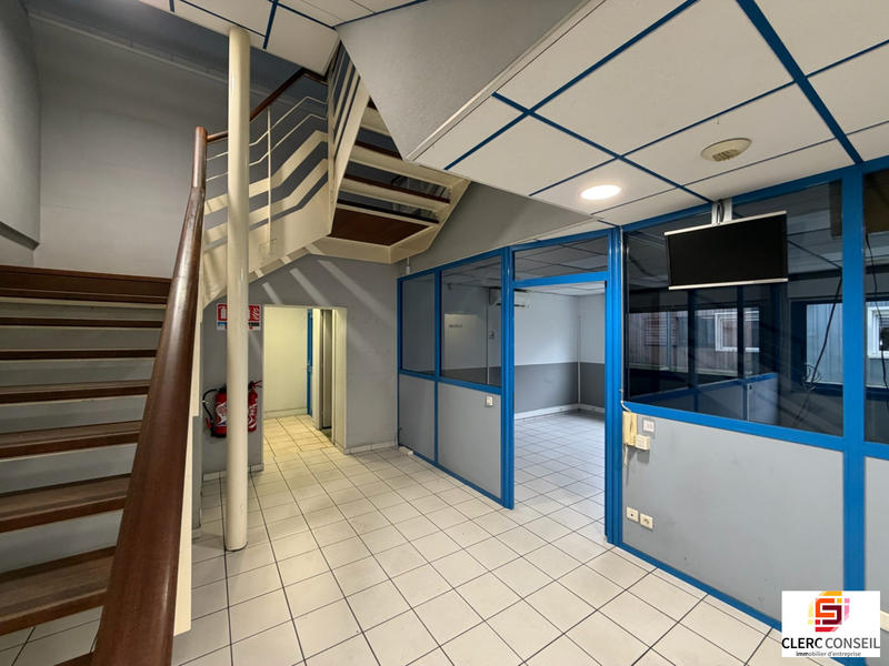 Local d'activités - 3 105 m²