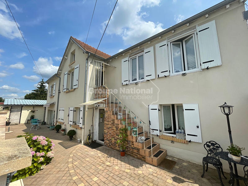 Maison - 90 m² - 5 pièces