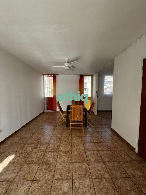 Appartement - 100 m² - 5 pièces