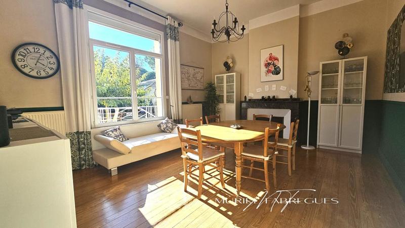 Maison - 530 m² - 18 pièces