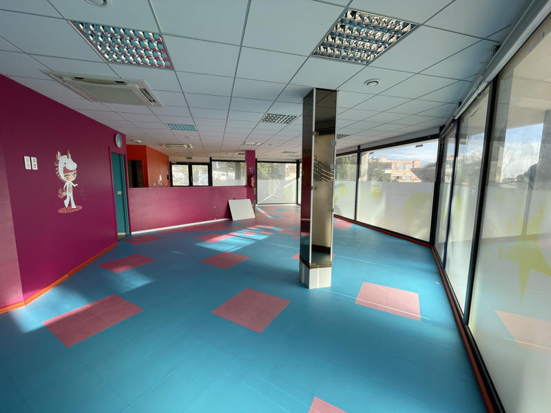 Local commercial - 145 m²