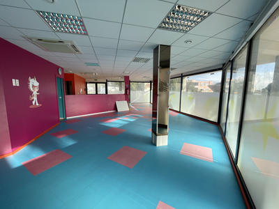 Local commercial - 145 m²