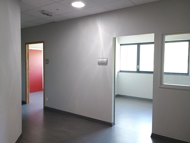 Bureau - 131 m² - 7 pièces