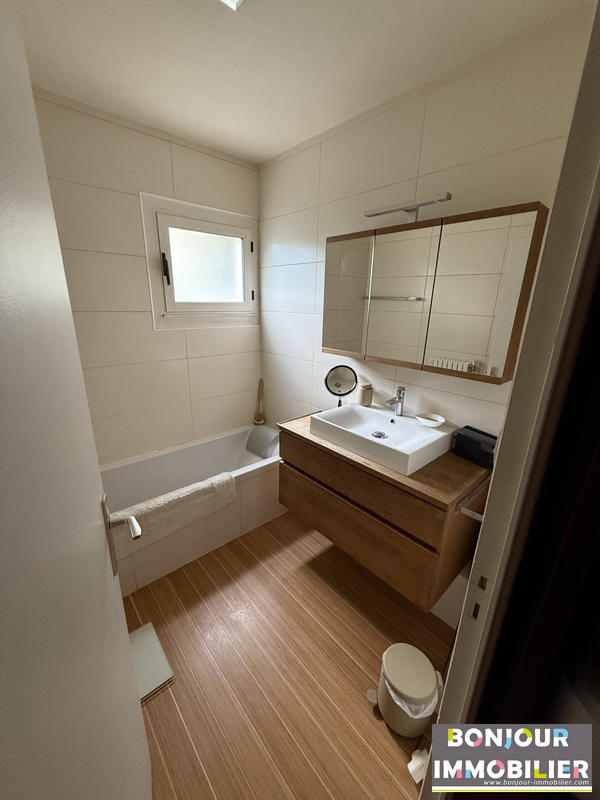 Appartement - 90 m² - 4 pièces