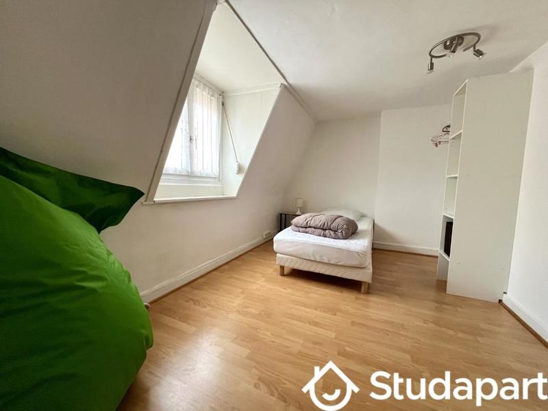 Chambre - 13 m² - 1 pièce