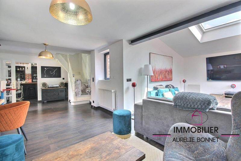 Maison - 325 m² - 15 pièces