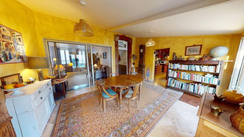 Demeure - 352 m² - 15 pièces