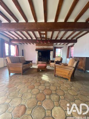 Maison - 230 m² - 6 pièces