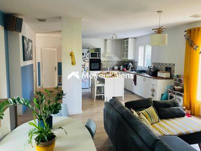 Maison - 140 m² - 5 pièces