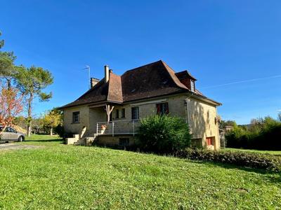 Maison - 244 m² - 7 pièces