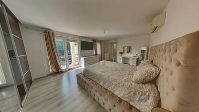 Maison - 254 m² - 7 pièces