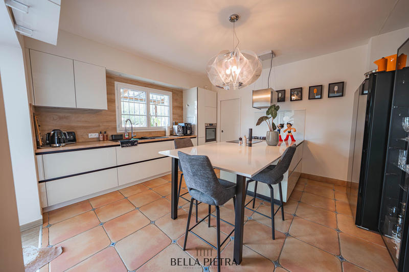 Villa - 180 m² - 5 pièces