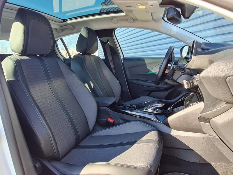 Peugeot 208 Eat8 Allure 130 "Camera, 17559km"