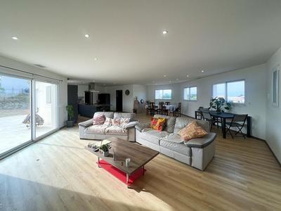 Villa - 181 m² - 5 pièces