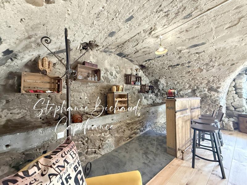 Maison - 169 m² - 6 pièces