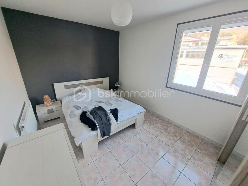Appartement - 80 m² - 5 pièces
