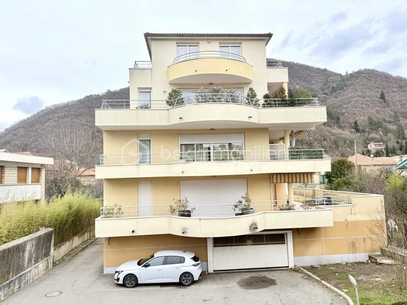 Appartement - 66 m² - 3 pièces