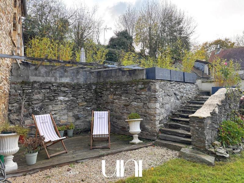 Maison - 210 m² - 6 pièces