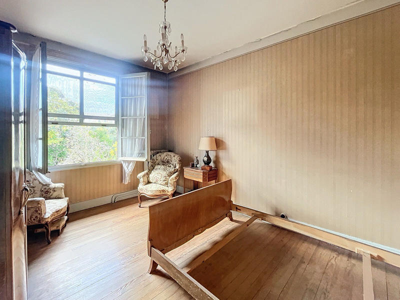 Maison - 170 m² - 7 pièces