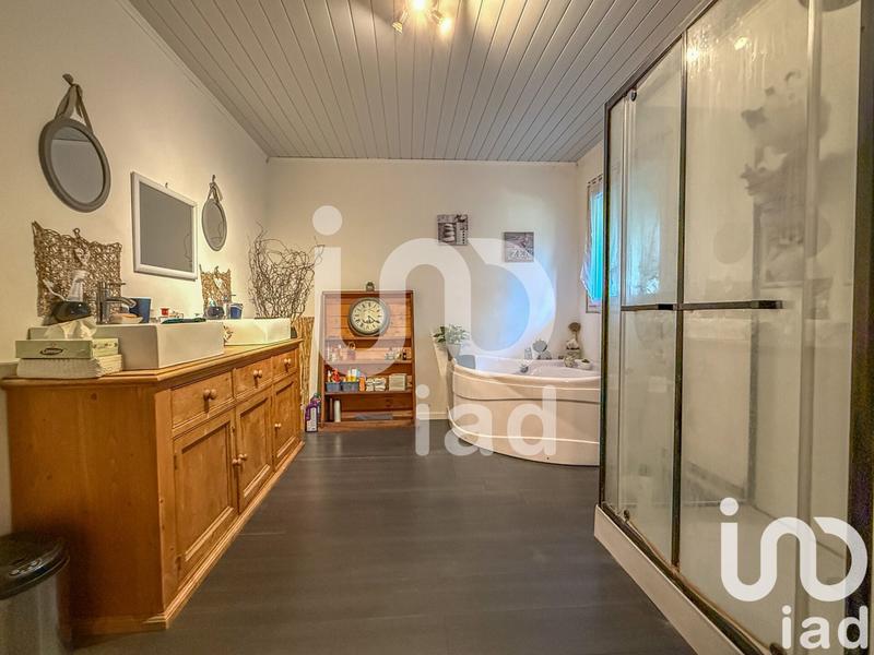 Maison - 221 m² - 7 pièces