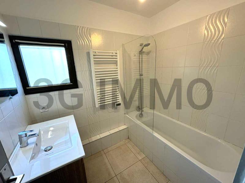 Maison - 97 m² - 6 pièces