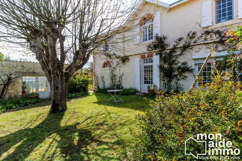 Maison - 311 m² - 7 pièces