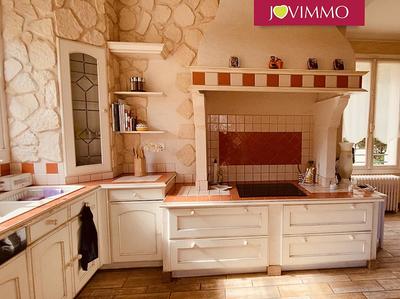 Maison - 285 m² - 9 pièces