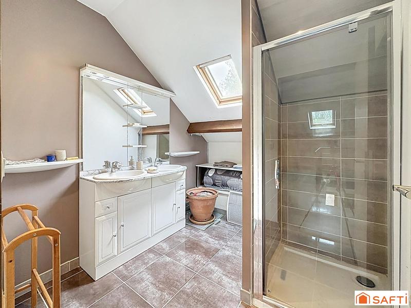 Maison - 240 m² - 7 pièces